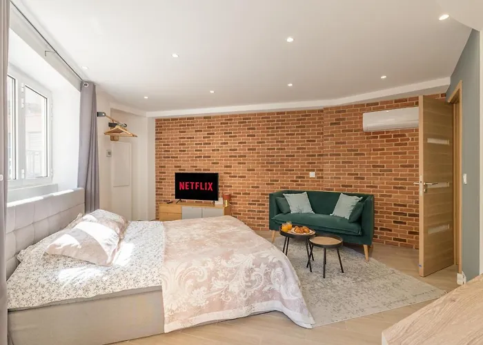 RAVISSANT STUDIO RENOVÉ 150m DE MONACO